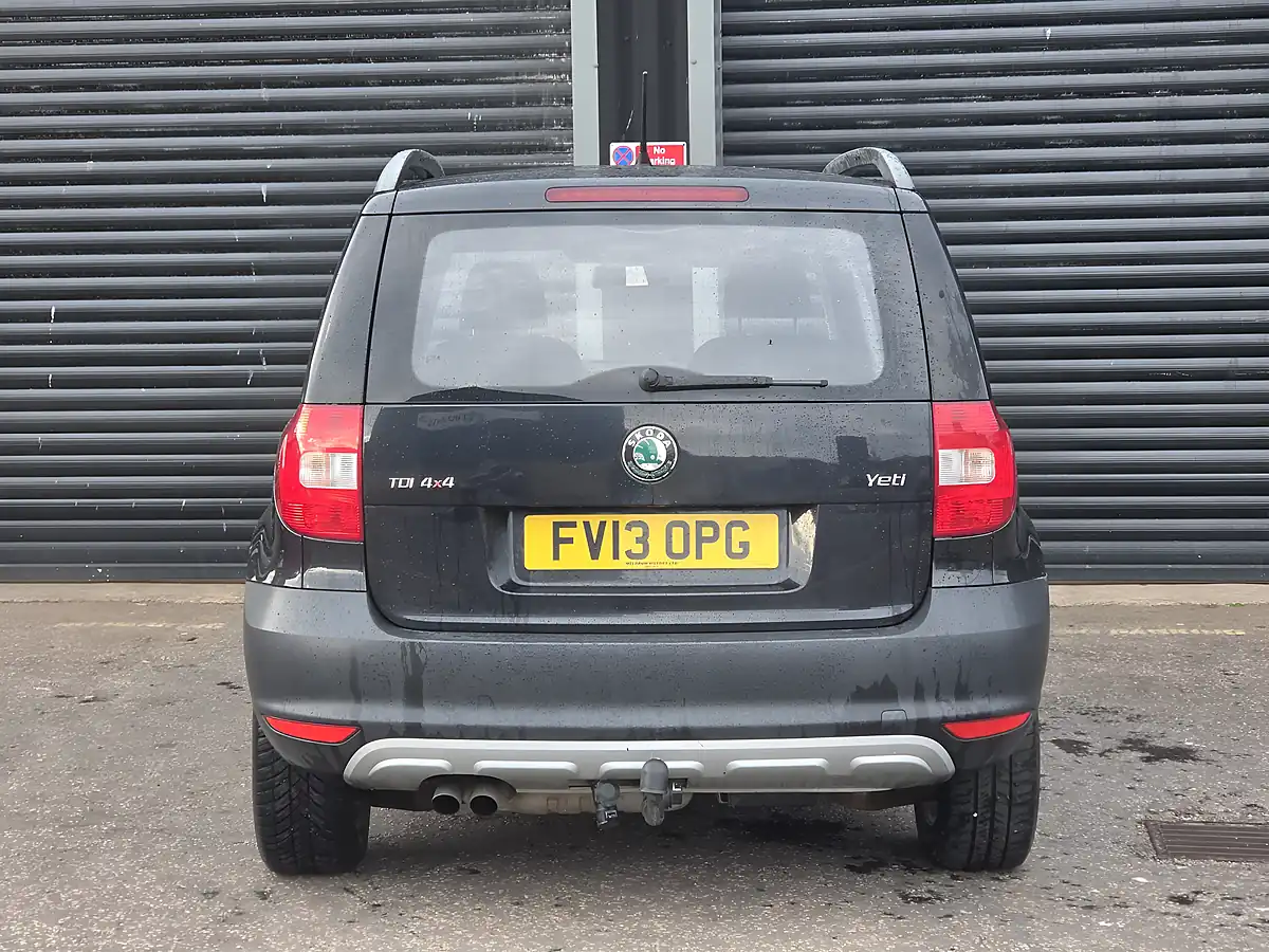 Used 2013 Skoda Yeti S Black - Interior and Exterior details 13