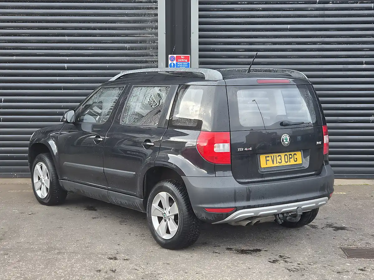 Used 2013 Skoda Yeti S Black - Interior and Exterior details 9
