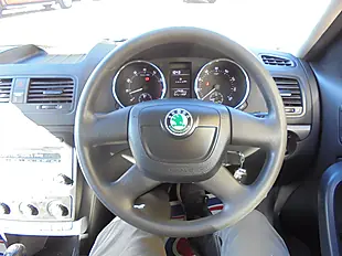 Used 2013 Skoda Yeti S Blue - Interior and Exterior details 11