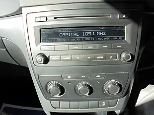 Used 2013 Skoda Yeti S Blue - Interior and Exterior details 12