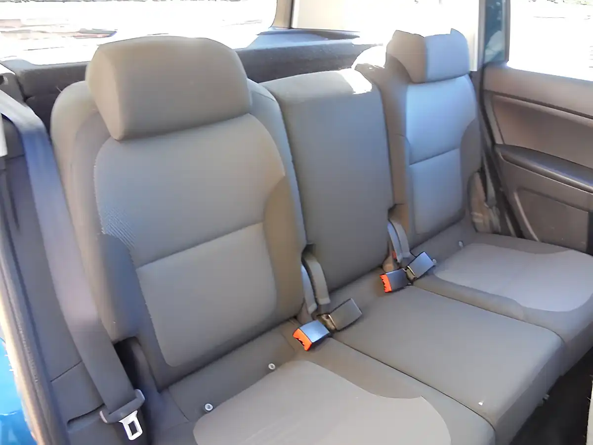 Used 2013 Skoda Yeti S Blue - Interior and Exterior details 14