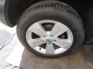 Used 2013 Skoda Yeti S Blue - Interior and Exterior details 17