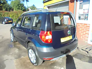 Used 2013 Skoda Yeti S Blue - Interior and Exterior details 9