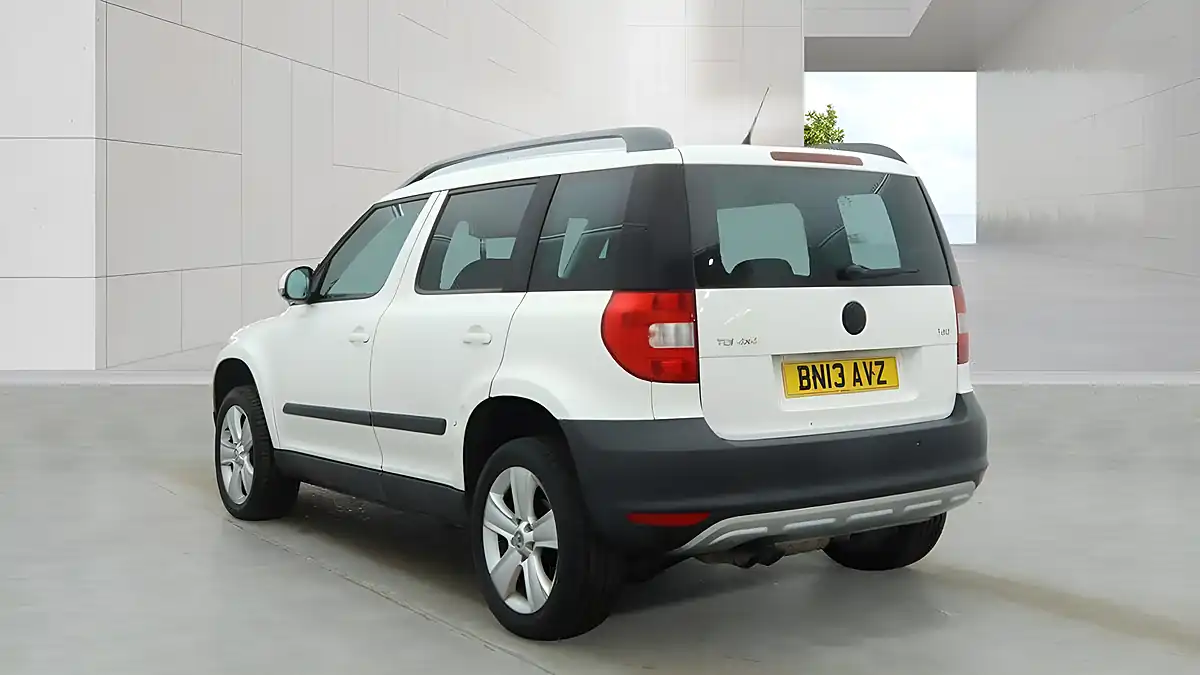 Used 2013 Skoda Yeti Se White - Interior and Exterior details 3
