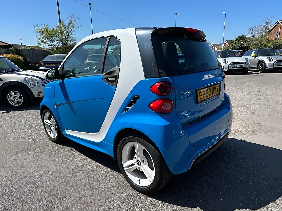 Used 2013 Smart Fortwo Iceshine Coupe Black - Interior and Exterior details 5