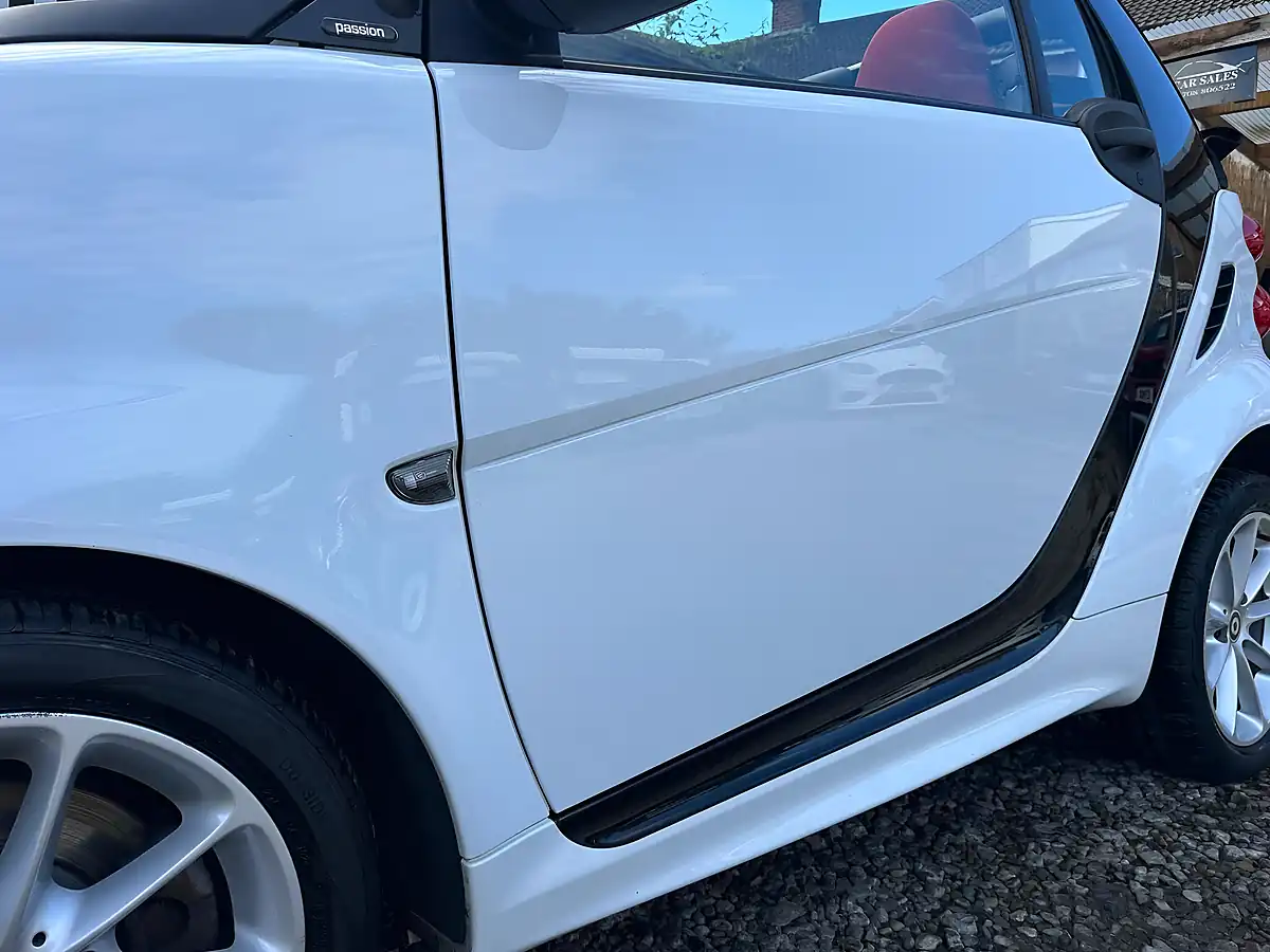 Used 2013 Smart Fortwo Passion Cabriolet Softtouch White - Interior and Exterior details 15