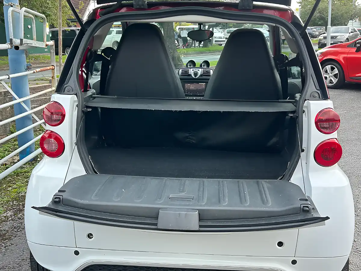 Used 2013 Smart Fortwo Passion White - Interior and Exterior details 10