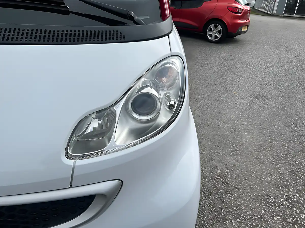 Used 2013 Smart Fortwo Passion White - Interior and Exterior details 11