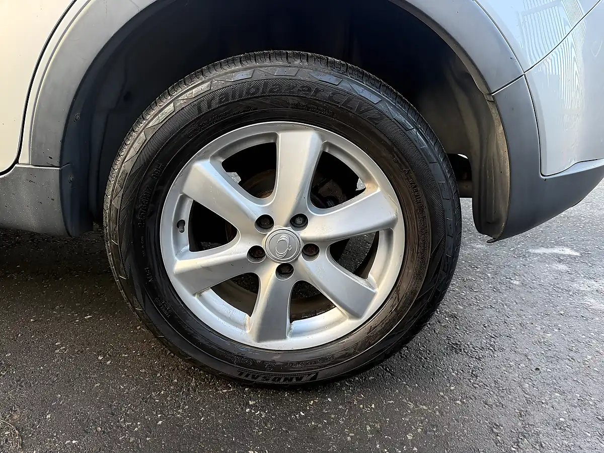 Used 2013 Ssangyong Korando Es Silver - Interior and Exterior details 6