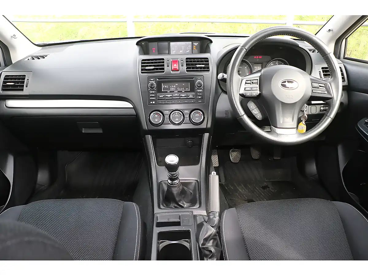 Used 2013 Subaru Xv Se Ice Silver - Interior and Exterior details 12