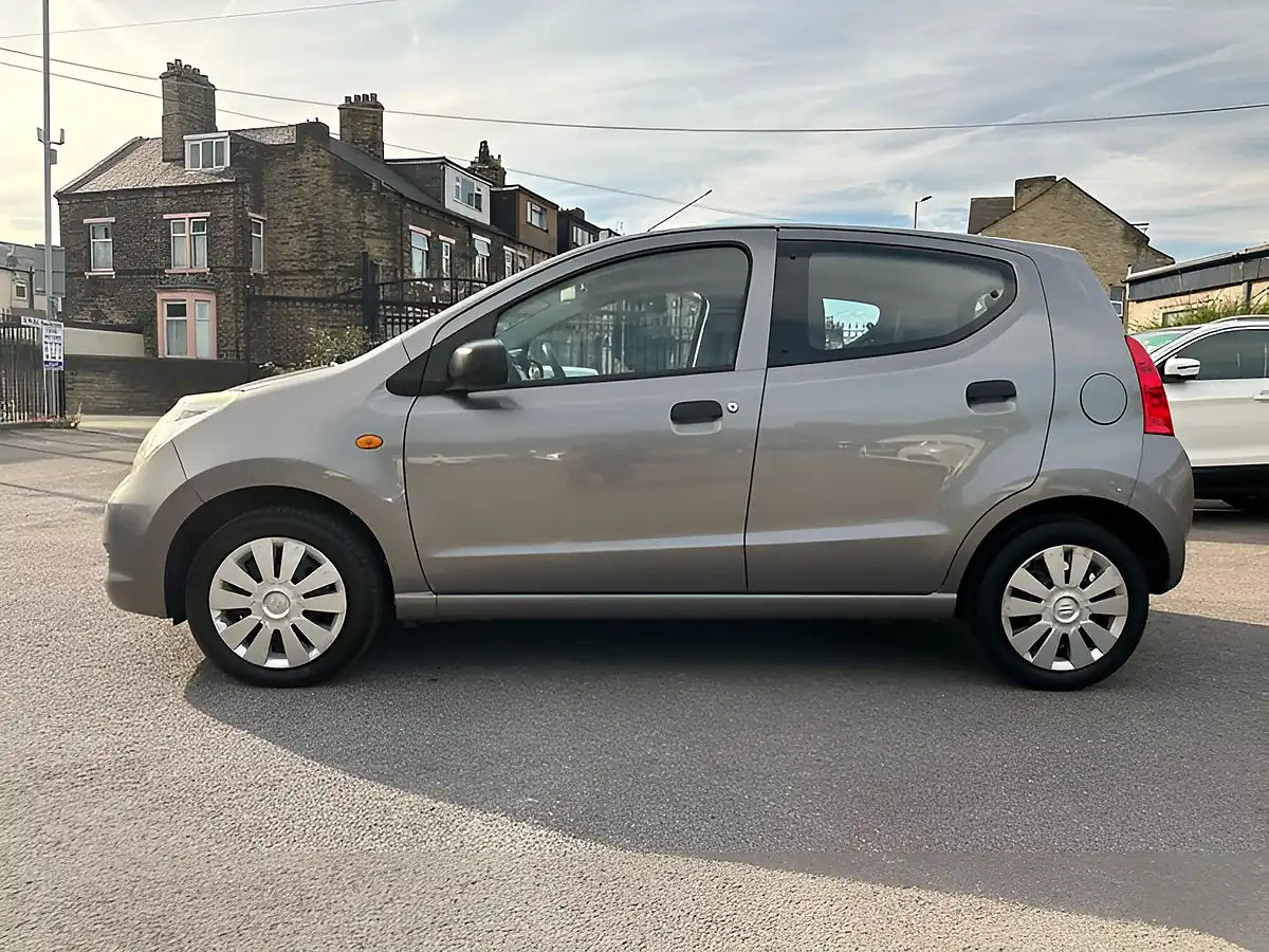 Used 2013 Suzuki Alto Sz Grey - Interior and Exterior details 11