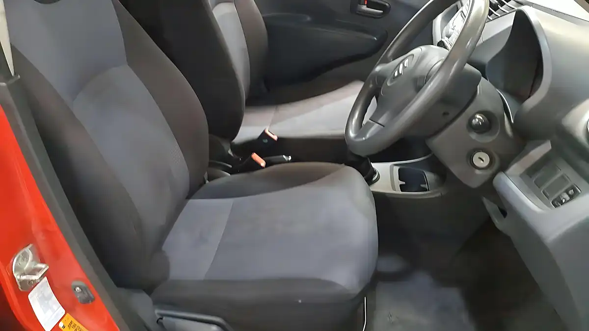 Used 2013 Suzuki Alto Sz Red - Interior and Exterior details 5