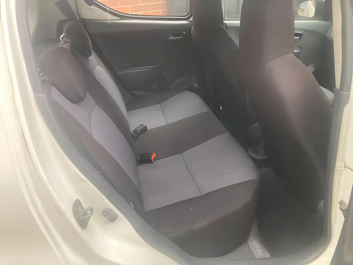 Used 2013 Suzuki Alto Sz White - Interior and Exterior details 10