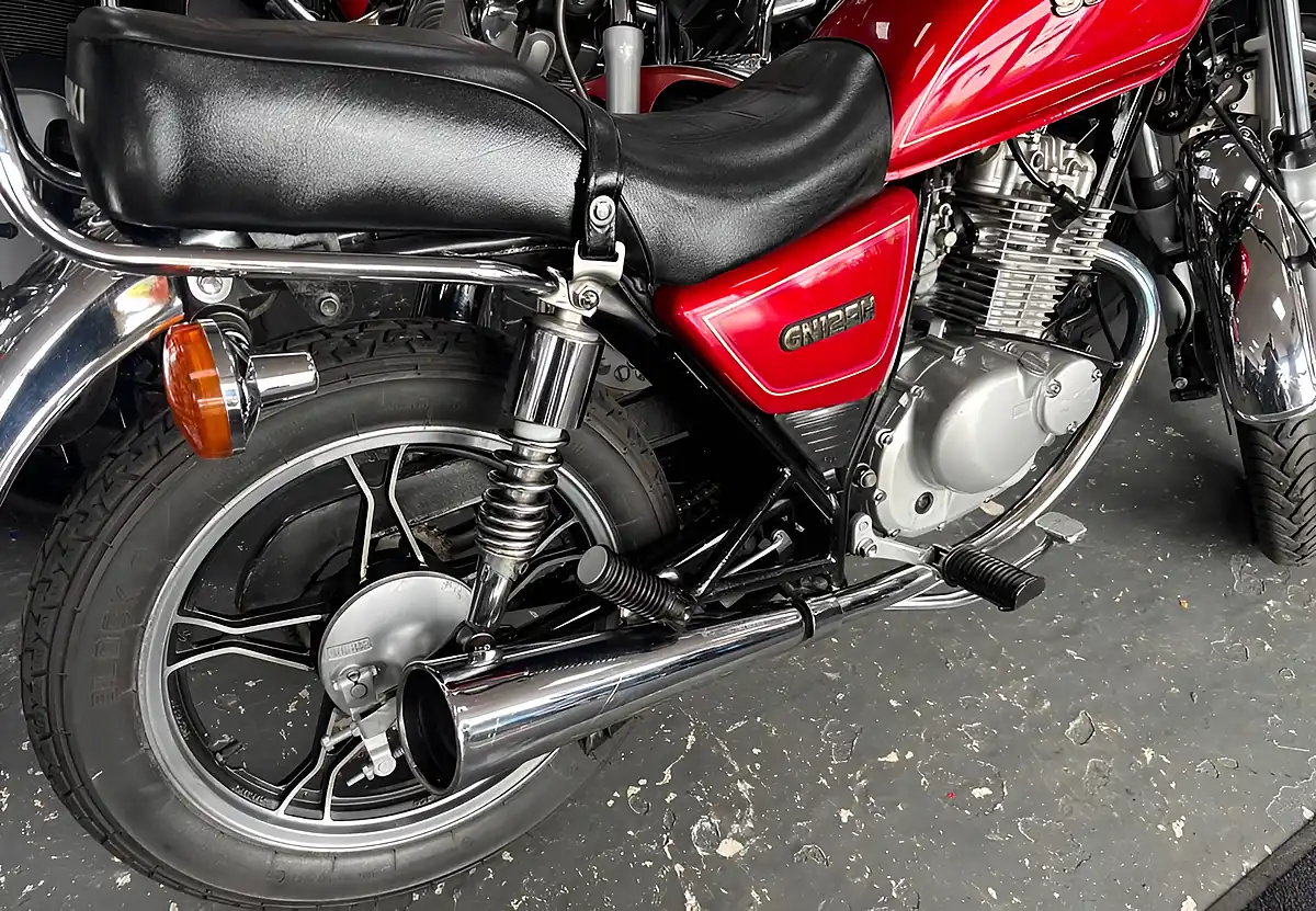 Used 2013 Suzuki Gn125 H Red - Interior and Exterior details 3
