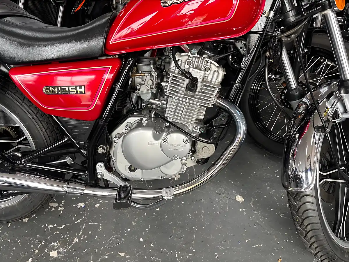 Used 2013 Suzuki Gn125 H Red - Interior and Exterior details 7