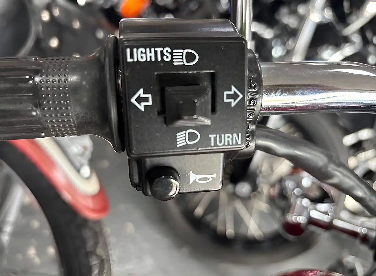 Used 2013 Suzuki Gn125 H Red - Interior and Exterior details 9