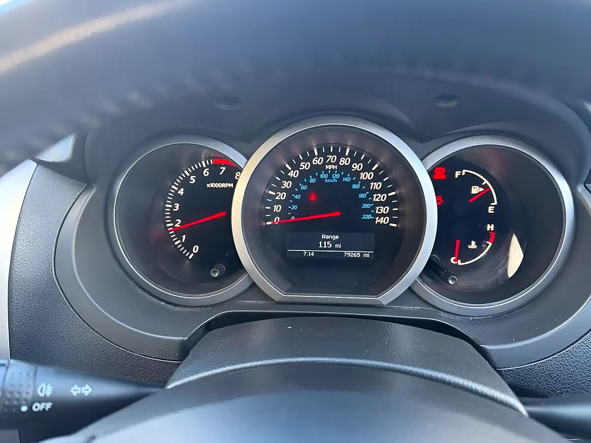 Used 2013 Suzuki Grand Vitara SZ4 Black - Interior and Exterior details 10