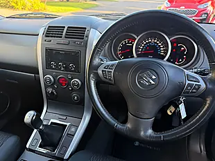 Used 2013 Suzuki Grand Vitara SZ4 Black - Interior and Exterior details 8