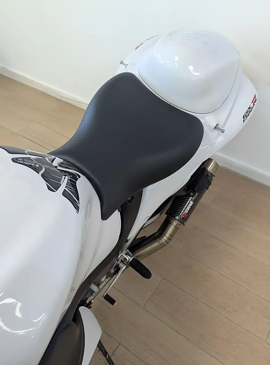 Used 2013 Suzuki GSX1300R Hayabusa 1300 White - Interior and Exterior details 10