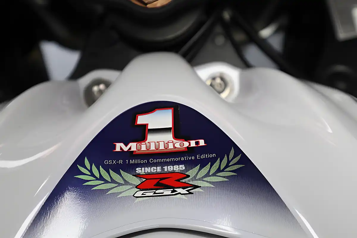 Used 2013 Suzuki GSXR1000 1 Million Commemorative Edition White - Interior and Exterior details 10