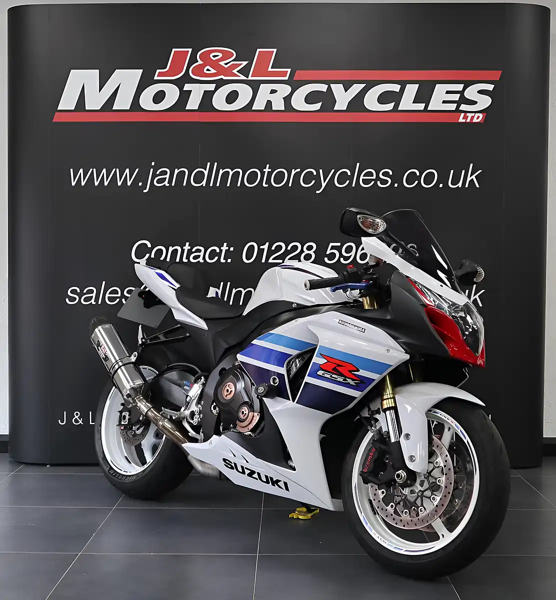 Used 2013 Suzuki GSXR1000 1 Million Commemorative Edition White - Interior and Exterior details 3