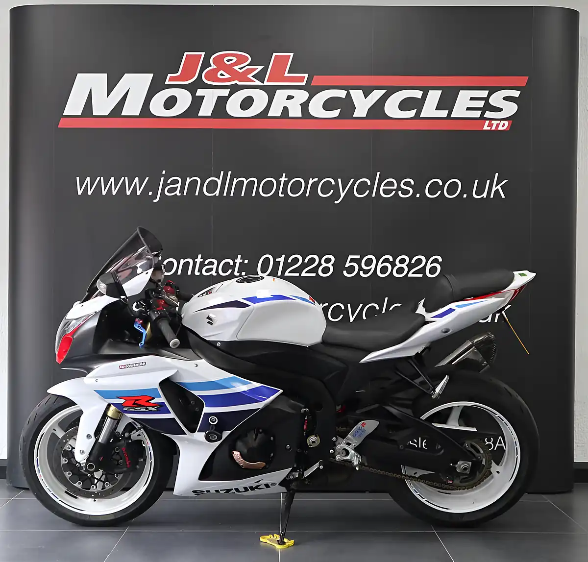 Used 2013 Suzuki GSXR1000 1 Million Commemorative Edition White - Interior and Exterior details 6