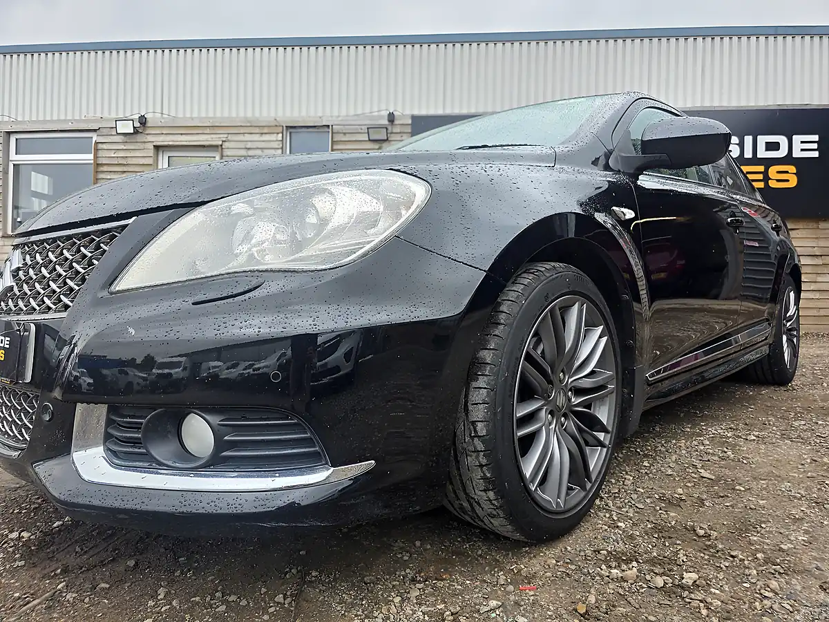 Used 2013 Suzuki Kizashi Sport Black - Interior and Exterior details 11