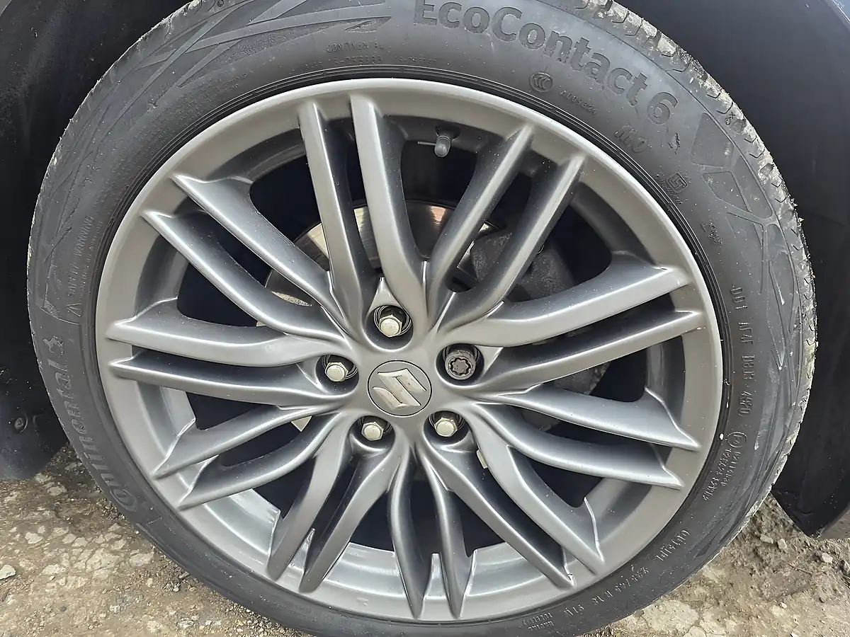 Used 2013 Suzuki Kizashi Sport Black - Interior and Exterior details 12