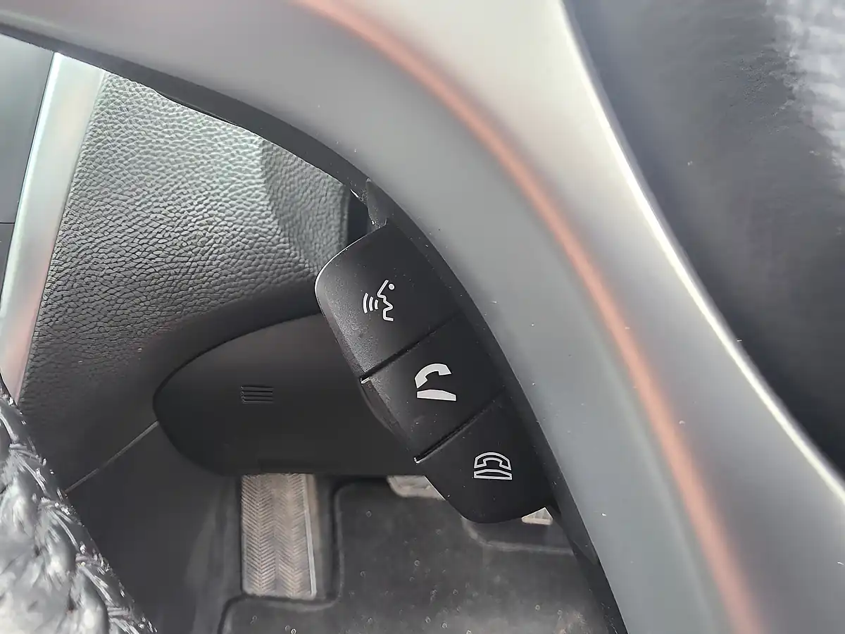 Used 2013 Suzuki Kizashi Sport Black - Interior and Exterior details 18
