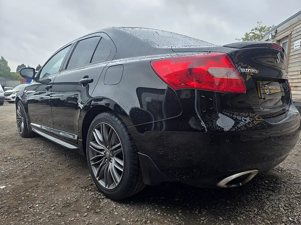 Used 2013 Suzuki Kizashi Sport Black - Interior and Exterior details 3