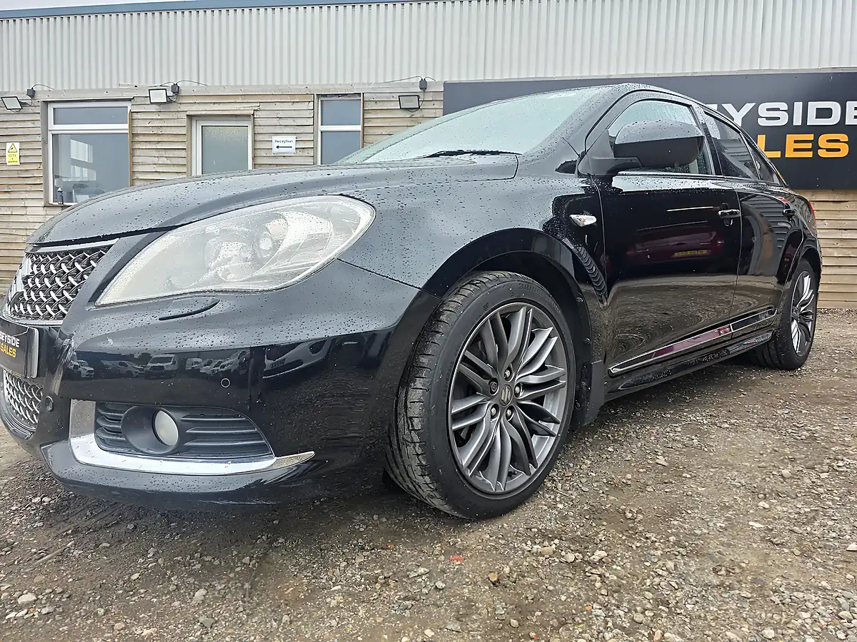 Used 2013 Suzuki Kizashi Sport Black - Interior and Exterior details 4