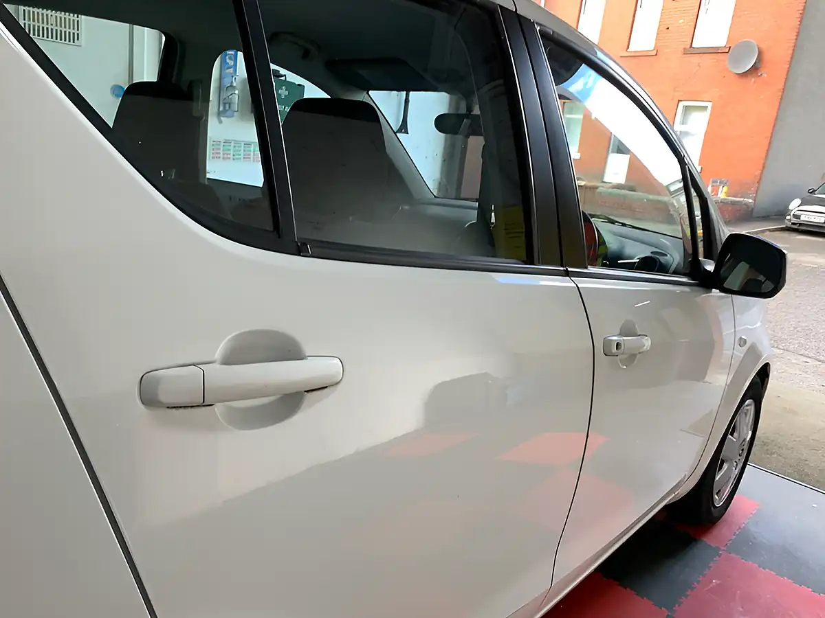 Used 2013 Suzuki Splash SZ3 White - Interior and Exterior details 15