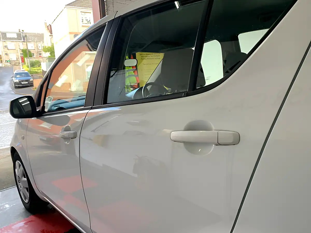 Used 2013 Suzuki Splash SZ3 White - Interior and Exterior details 17
