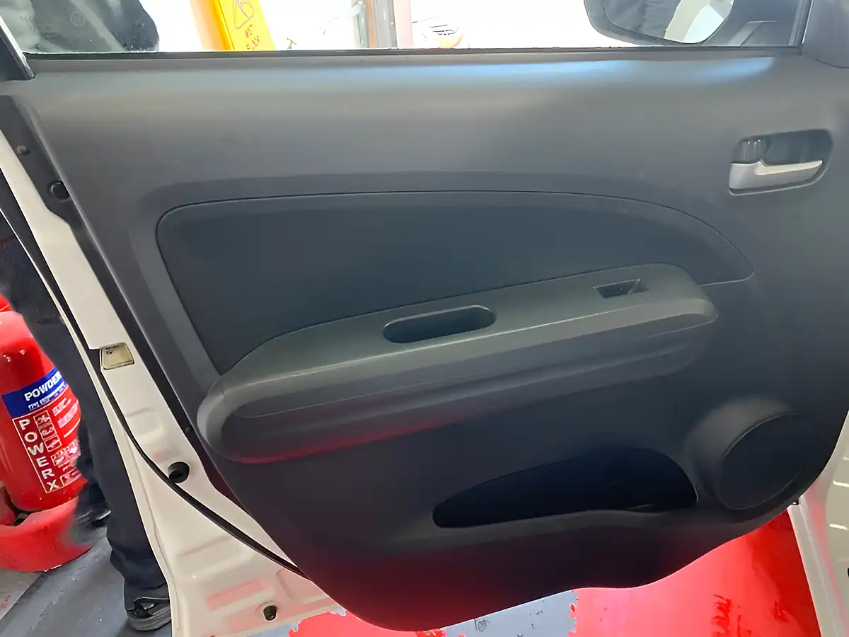 Used 2013 Suzuki Splash SZ3 White - Interior and Exterior details 18