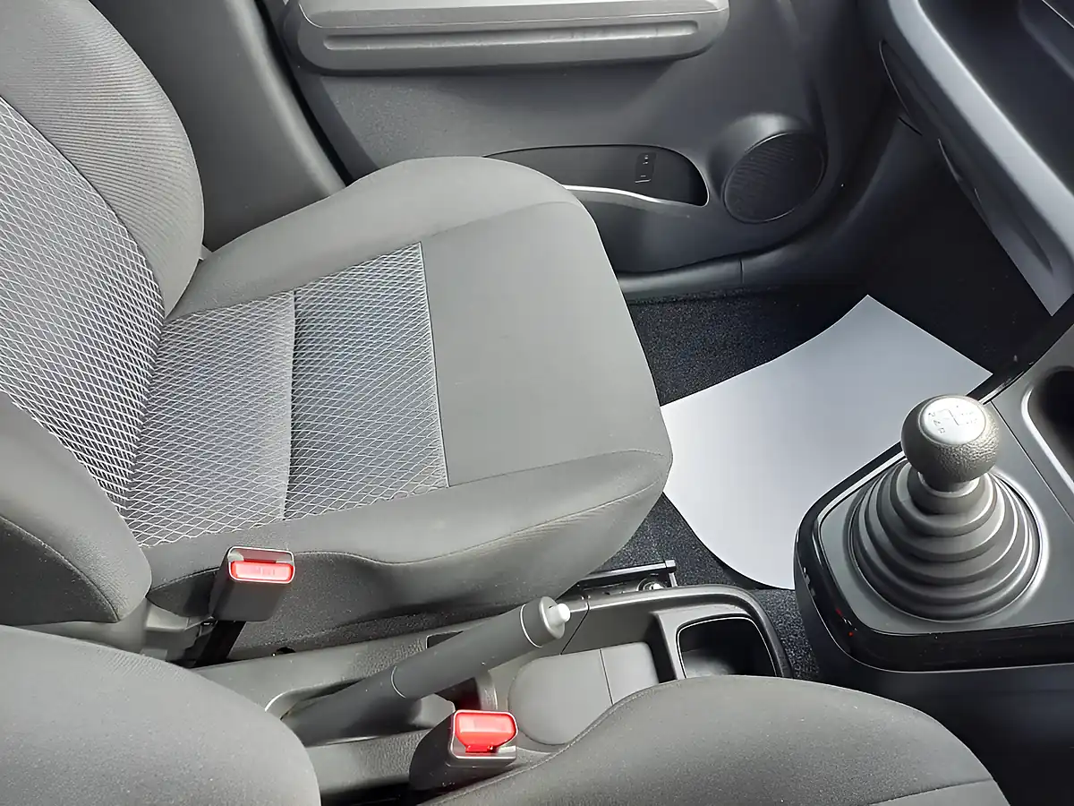 Used 2013 Suzuki Splash SZ4 Grey - Interior and Exterior details 17