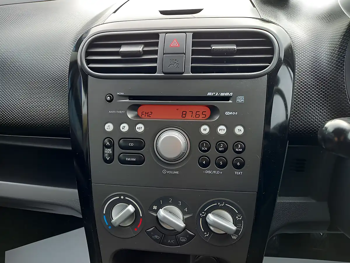 Used 2013 Suzuki Splash SZ4 Grey - Interior and Exterior details 19