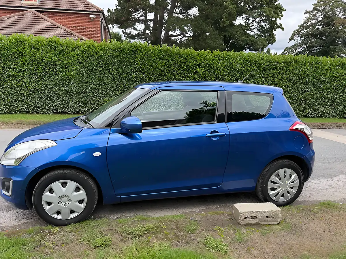 Used 2013 Suzuki Swift SZ2 Blue - Interior and Exterior details 8