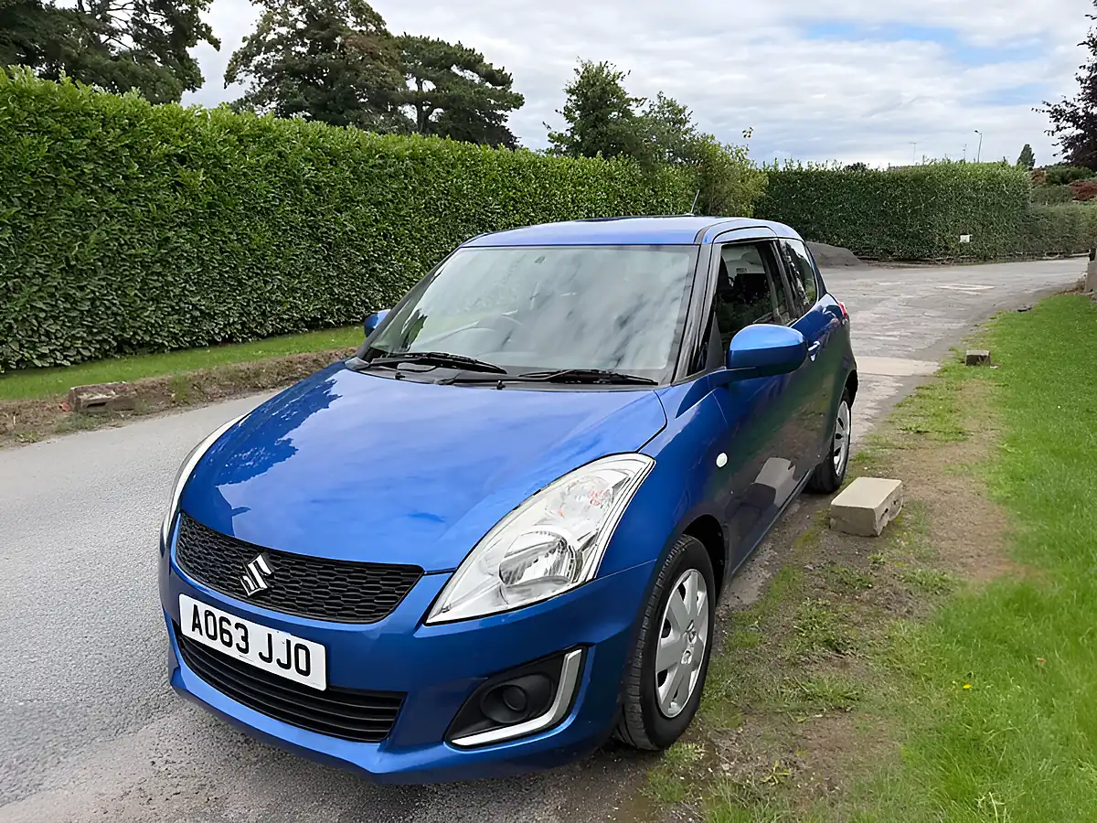 Used 2013 Suzuki Swift SZ2 Blue - Interior and Exterior details 9