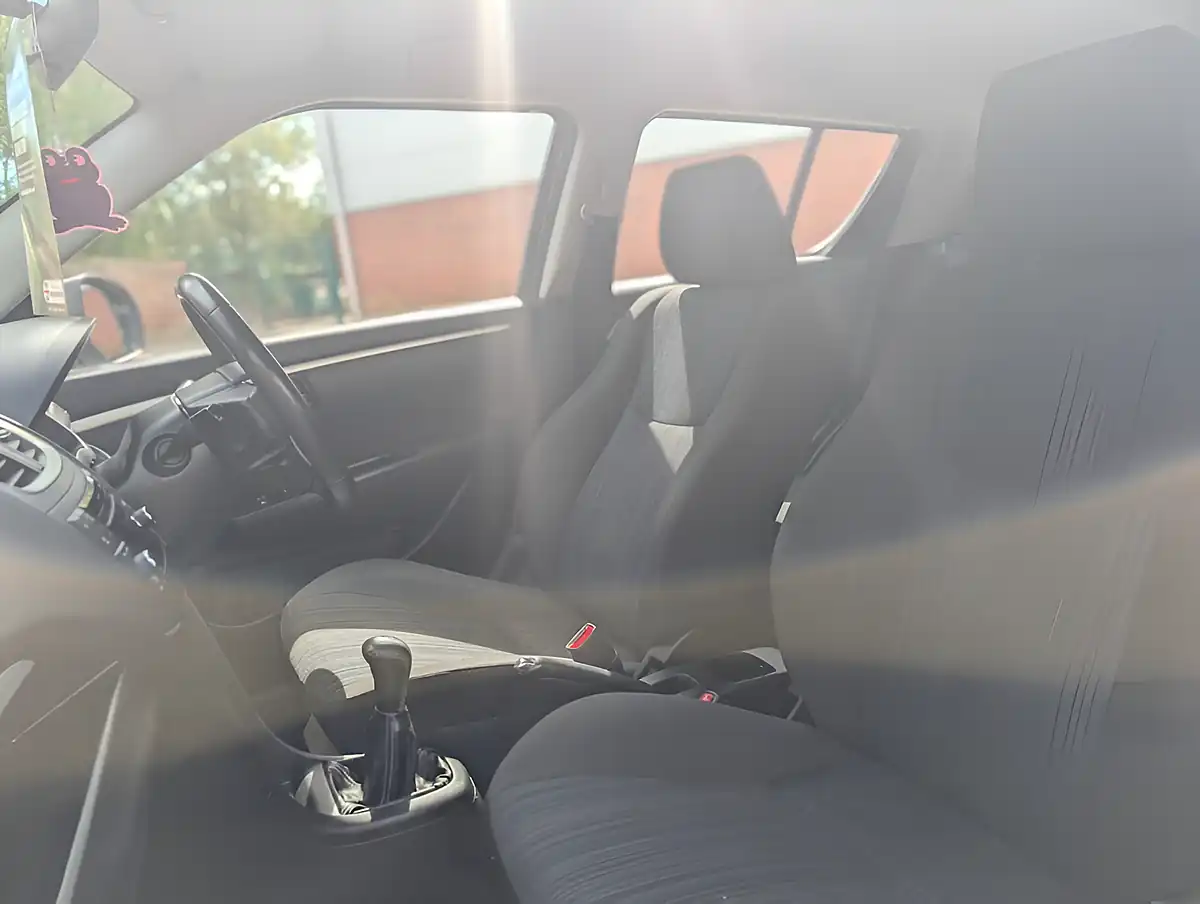 Used 2013 Suzuki Swift SZ3 Grey - Interior and Exterior details 16