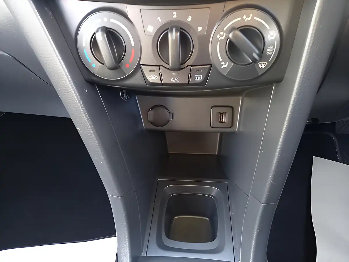 Used 2013 Suzuki Swift SZ3 Red - Interior and Exterior details 17