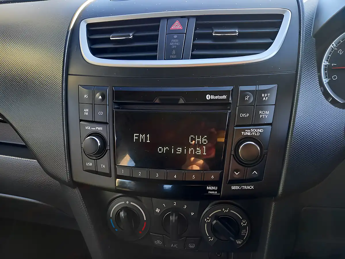 Used 2013 Suzuki Swift SZ3 Red - Interior and Exterior details 19