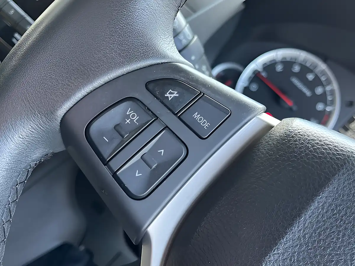 Used 2013 Suzuki Swift SZ4 Green - Interior and Exterior details 12