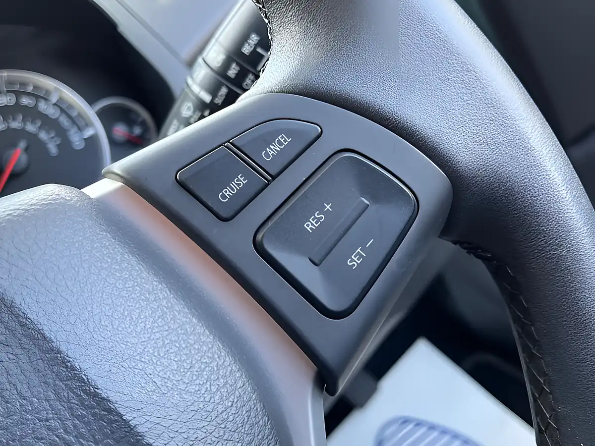 Used 2013 Suzuki Swift SZ4 Green - Interior and Exterior details 14