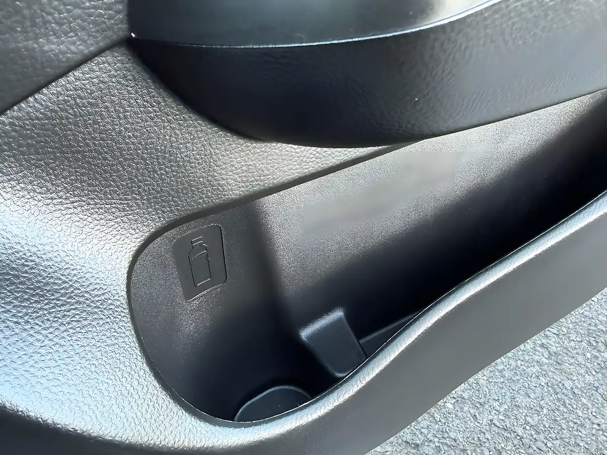 Used 2013 Suzuki Swift SZ4 Silver - Interior and Exterior details 17