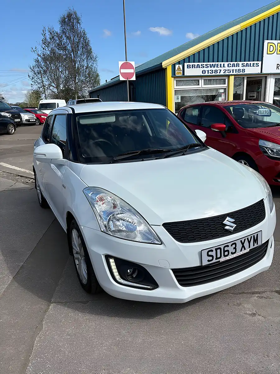 Used 2013 Suzuki Swift SZ4 White - Front View