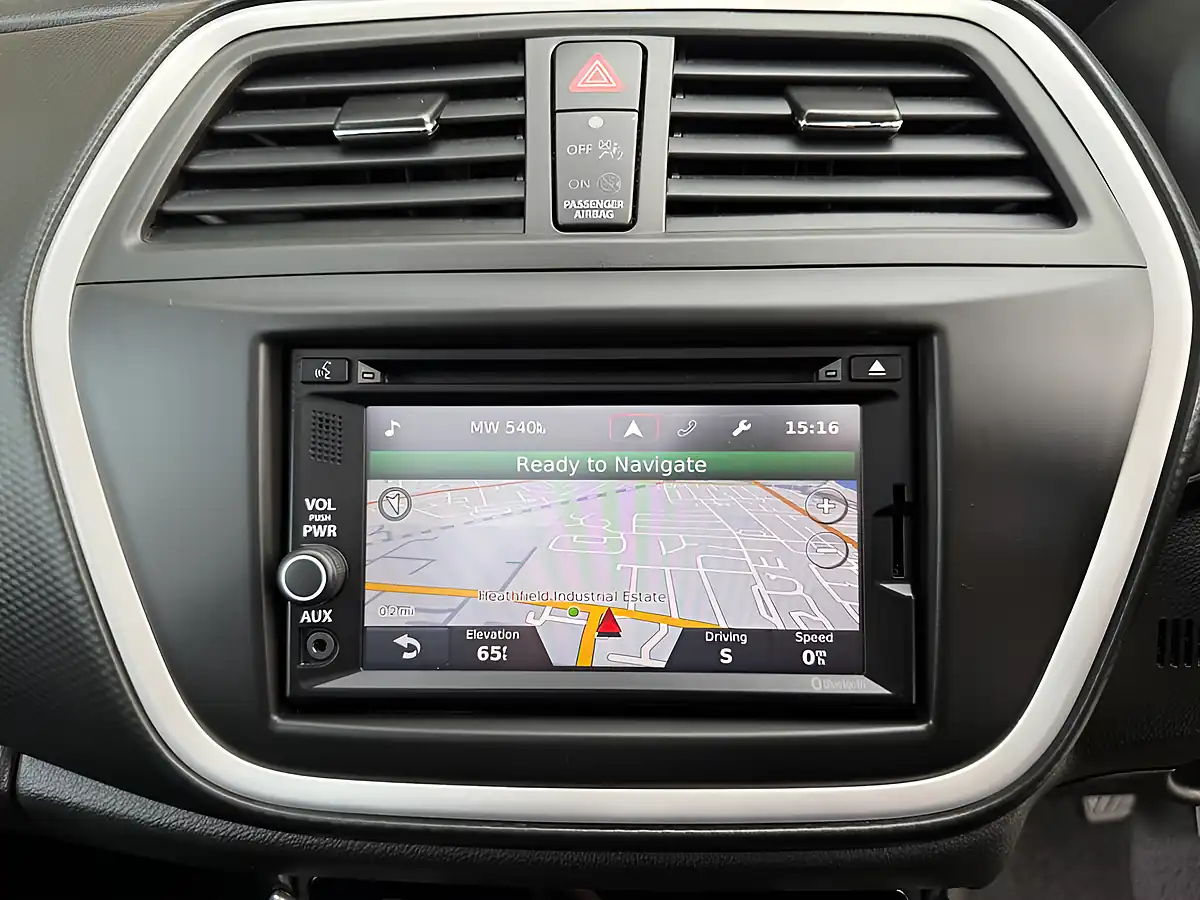 Used 2013 Suzuki Sx4 S-Cross SZ5 White - Interior and Exterior details 11