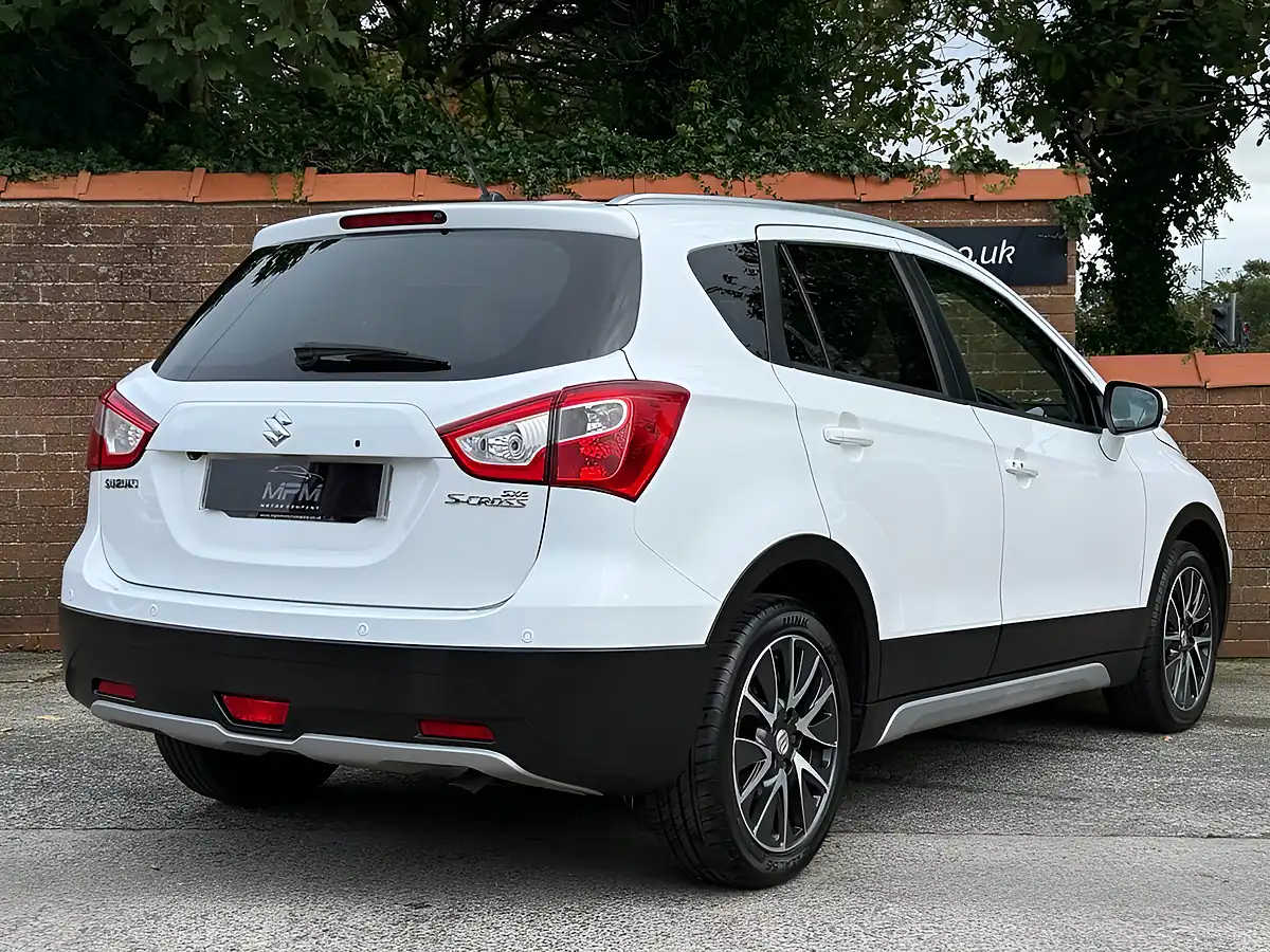 Used 2013 Suzuki Sx4 S-Cross SZ5 White - Interior and Exterior details 5