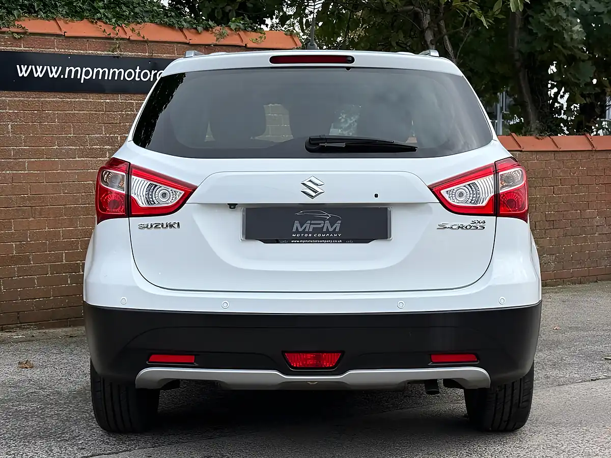 Used 2013 Suzuki Sx4 S-Cross SZ5 White - Interior and Exterior details 8
