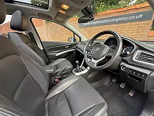 Used 2013 Suzuki Sx4 S-Cross SZ5 White - Interior and Exterior details 9