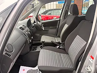Used 2013 Suzuki SX4 SZ5 4Grip Silver - Interior and Exterior details 10